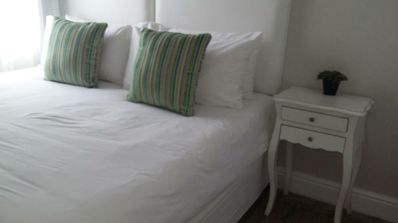 Beach Club Self Catering Apartments Mossel Bay Exterior foto